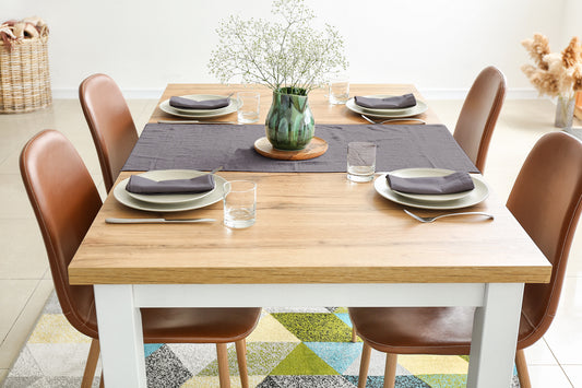 Decorative tablecloths, decorative tabletop covers, decorative napkins, table linens, dining tablecloth, elegant table décor, luxury table linens, wedding tablecloth, banquet table linens, party table decorations, holiday table setting, custom tablecloth, custom napkins, dining table accessories, restaurant table linens, event table décor, modern table linens, home dining décor, tabletop décor, fabric tablecloth