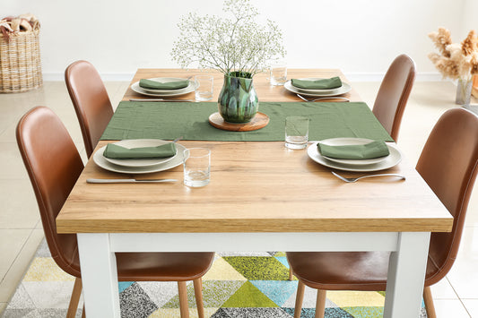 Decorative tablecloths, decorative tabletop covers, decorative napkins, table linens, dining tablecloth, elegant table décor, luxury table linens, wedding tablecloth, banquet table linens, party table decorations, holiday table setting, custom tablecloth, custom napkins, dining table accessories, restaurant table linens, event table décor, modern table linens, home dining décor, tabletop décor, fabric tablecloth