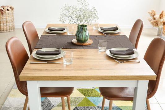 Decorative tablecloths, decorative tabletop covers, decorative napkins, table linens, dining tablecloth, elegant table décor, luxury table linens, wedding tablecloth, banquet table linens, party table decorations, holiday table setting, custom tablecloth, custom napkins, dining table accessories, restaurant table linens, event table décor, modern table linens, home dining décor, tabletop décor, fabric tablecloth