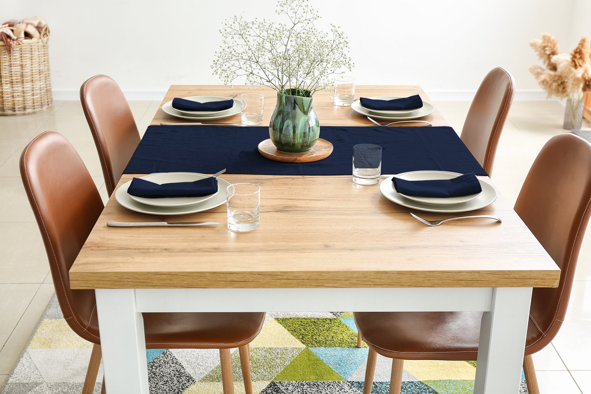 Decorative tablecloths, decorative tabletop covers, decorative napkins, table linens, dining tablecloth, elegant table décor, luxury table linens, wedding tablecloth, banquet table linens, party table decorations, holiday table setting, custom tablecloth, custom napkins, dining table accessories, restaurant table linens, event table décor, modern table linens, home dining décor, tabletop décor, fabric tablecloth