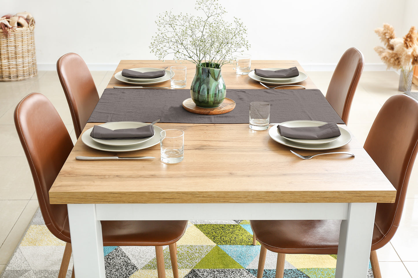 Decorative tablecloths, decorative tabletop covers, decorative napkins, table linens, dining tablecloth, elegant table décor, luxury table linens, wedding tablecloth, banquet table linens, party table decorations, holiday table setting, custom tablecloth, custom napkins, dining table accessories, restaurant table linens, event table décor, modern table linens, home dining décor, tabletop décor, fabric tablecloth